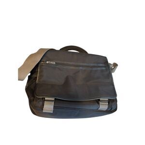Kenneth Cole Reaction Black Messenger Bag With Multiple Pockets & Adjustable Str